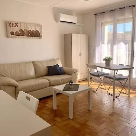 : Joli Dans 公寓 拉加尔德